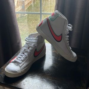 Nike Blazers Women Size 9.5